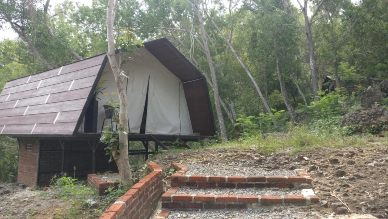 Seribu Batu Songgo Langit Resort & Camp Bantul Exterior foto